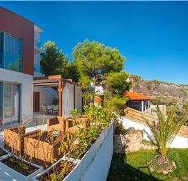 5 bedroom villa with heated infinity pool and sea views near Milna, Brac Island, sleeps 10